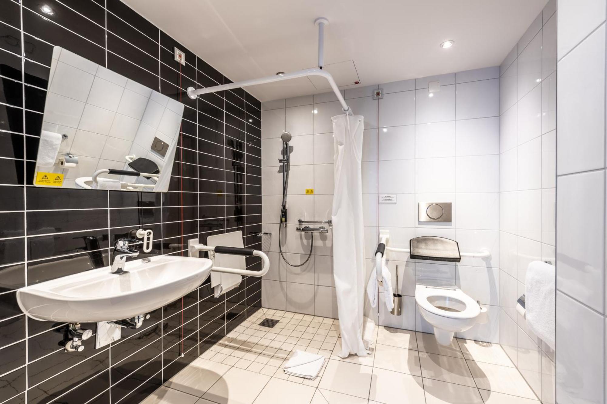 Premier Inn Duesseldorf City Centre 외부 사진